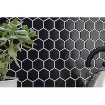 Mosaik Hexagon Uni sort mat 32,5 x 28,1 cm